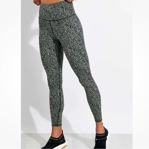 VARLEY Century High Rise Legging in Textured Grain Zebra Animal Print, Size S